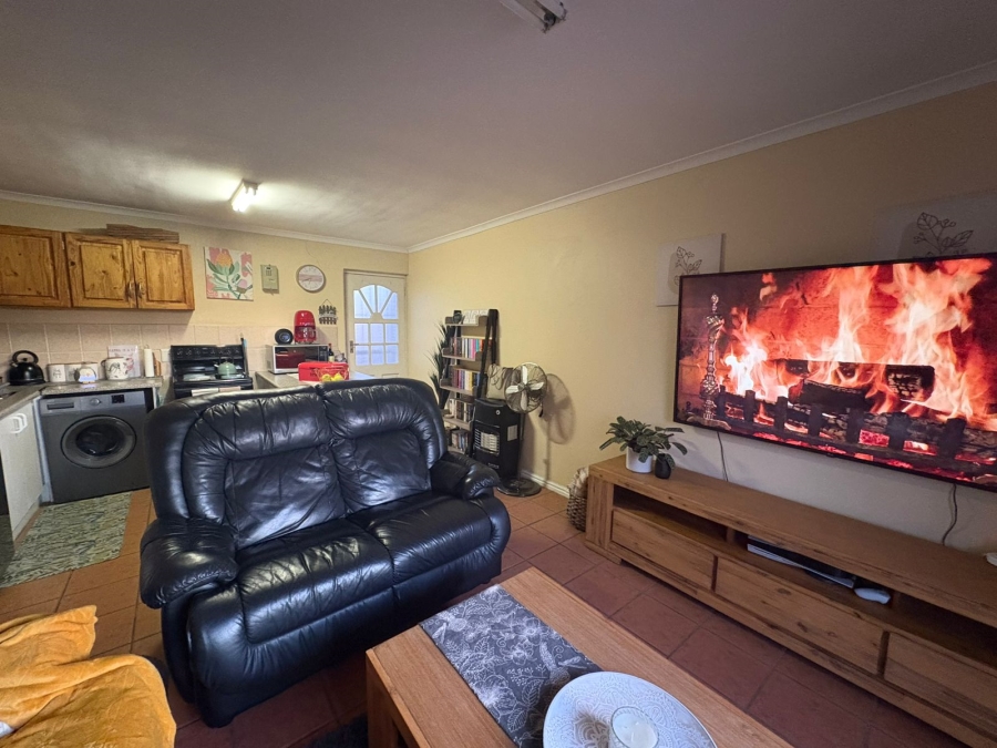 To Let 1 Bedroom Property for Rent in Vredekloof Heights Western Cape